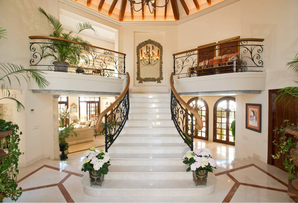 KÍCH THƯỚC CẦU THANG CHUẨN XÂY DỰNG VÀ PHONG THỦY MỚI NHẤT