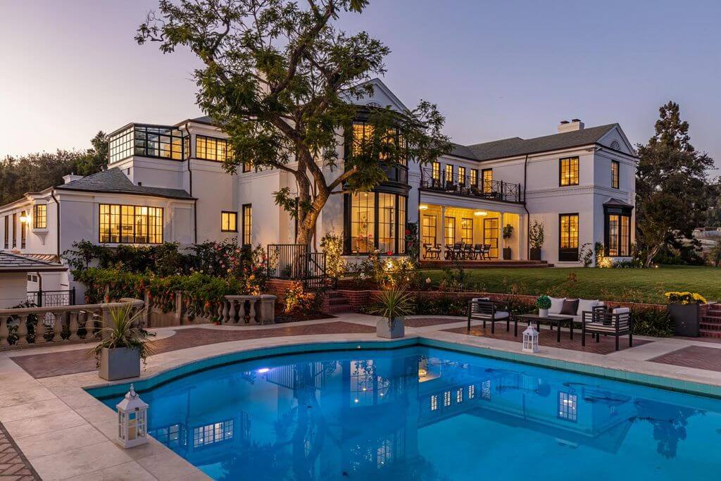 Biệt thự vườn 4000m2 phong cách tân cổ điển Pháp nhẹ nhàng tinh tế