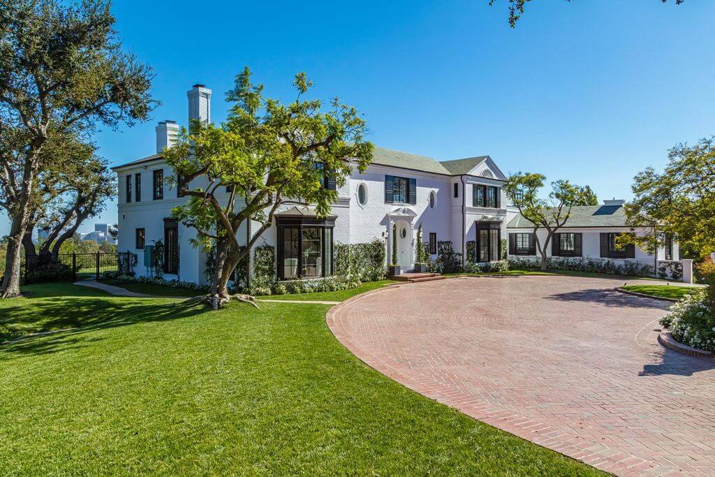 Biệt thự vườn 4000m2 phong cách tân cổ điển Pháp nhẹ nhàng tinh tế