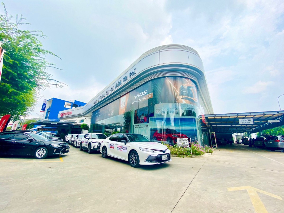 Showroom Toyota Tân Phú – Lê Trọng Tấn