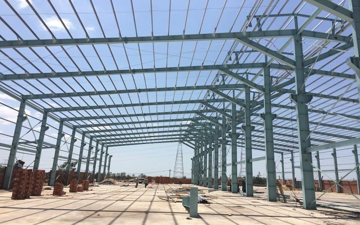 Đơn giá thi công nhà xưởng khung thép 2025 theo phân tích thực tế