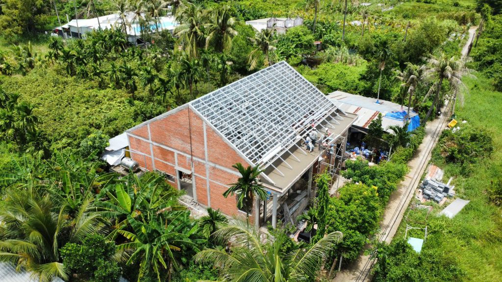 Tiến Độ Thi Công Villa Bình Quới – Từ Móng Đến Hoàn Thiện Khung Mái