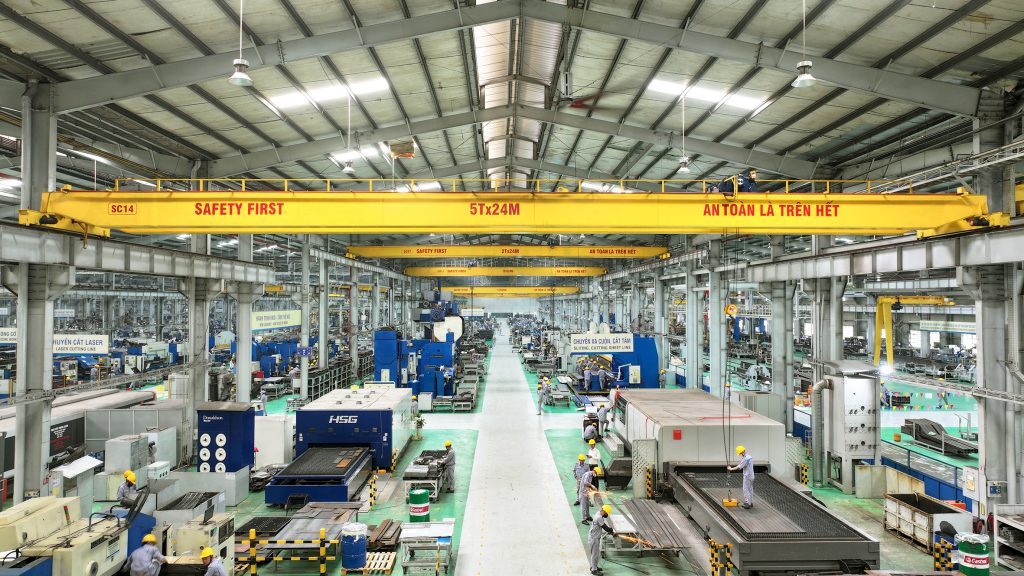 Cầu trục nhà xưởng là gì? Tầm quan trọng trong sản xuất và logistics hiện đại