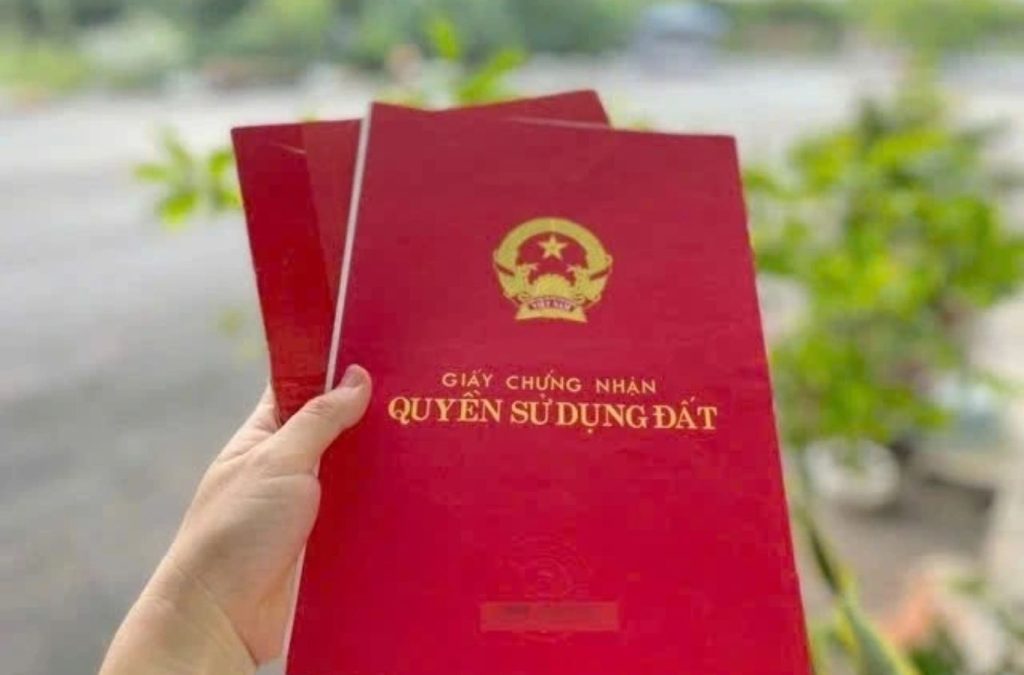 Muốn hợp thửa để xây xưởng, đất phải liền kề, cùng mục đích sử dụng, không tranh chấp và phù hợp quy hoạch